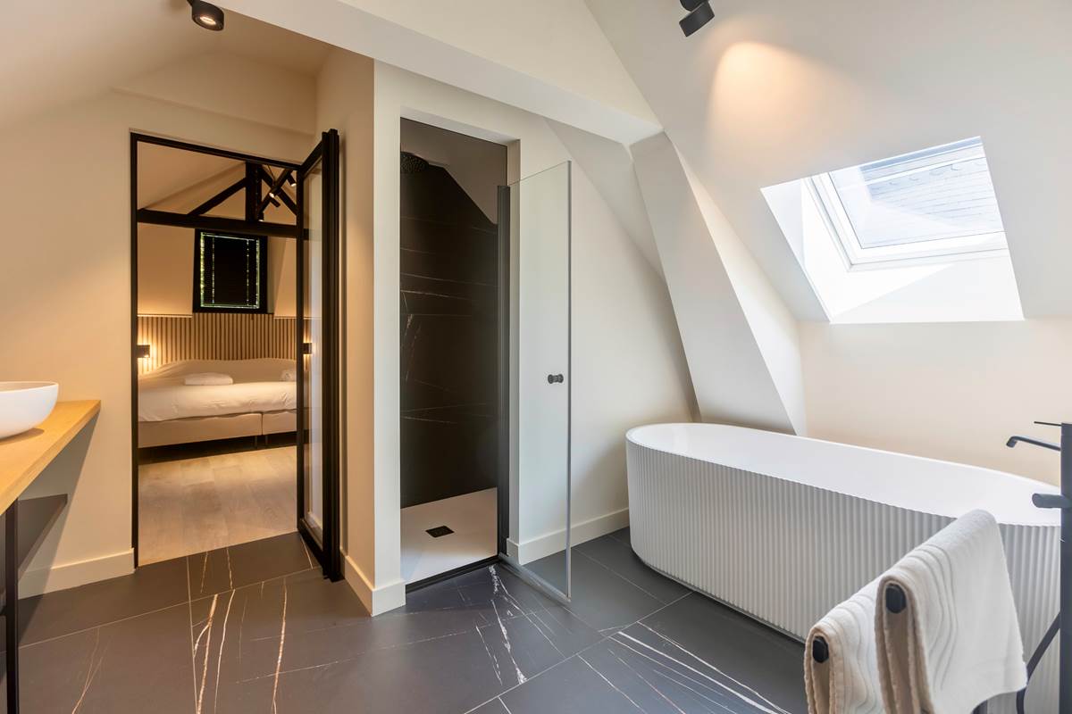 Chambre 10 salle de bain - 4° étage