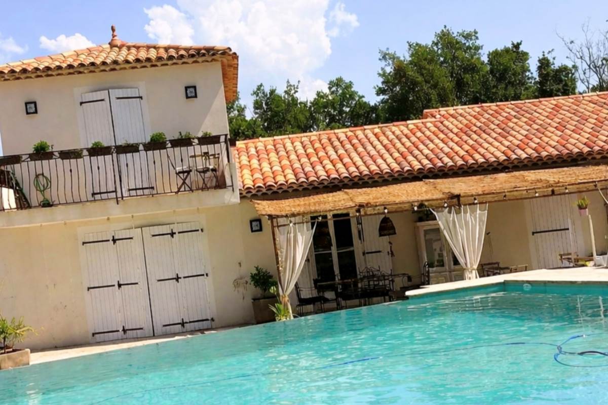 villa-maluan-piscine-luxe-proche-nice