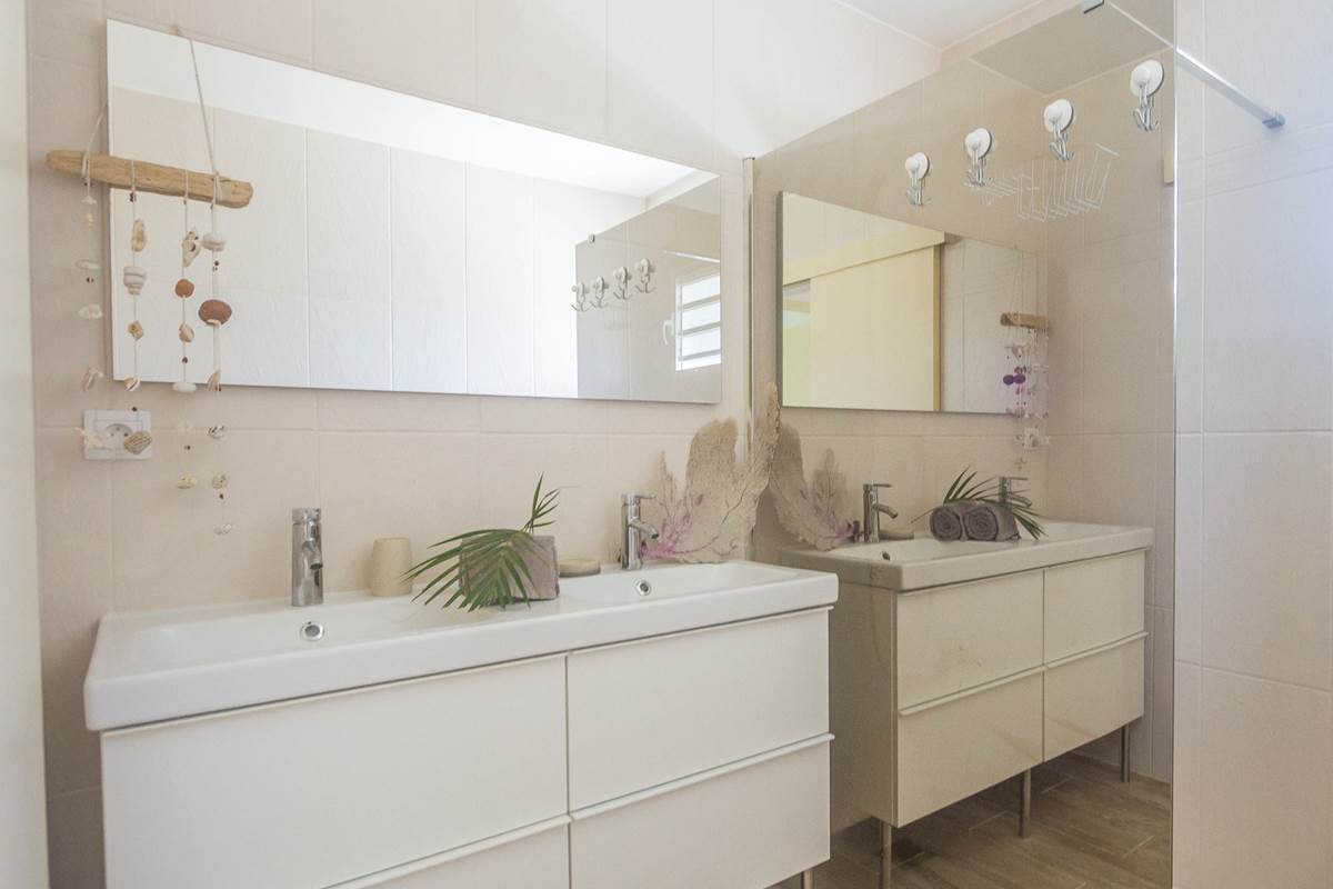 Salle de douche commune
