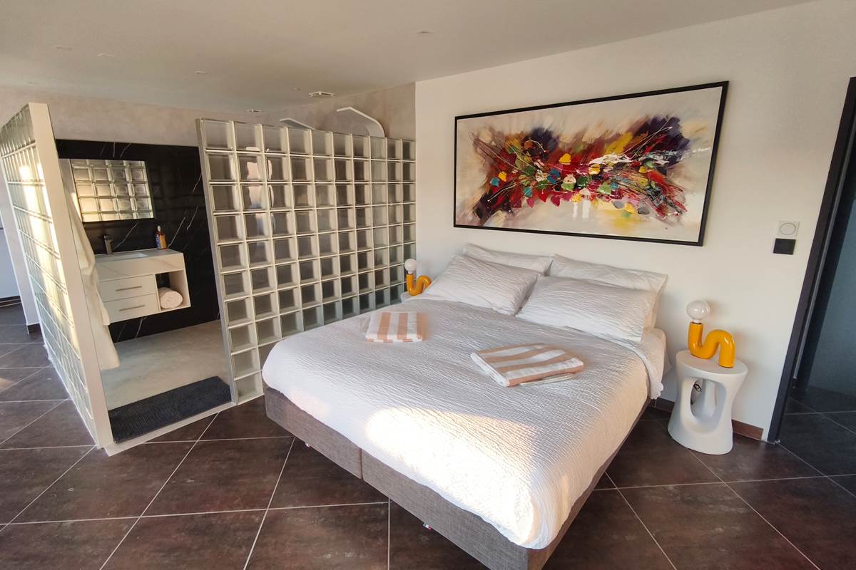 Master Suite "Contempory" -Classe et chic