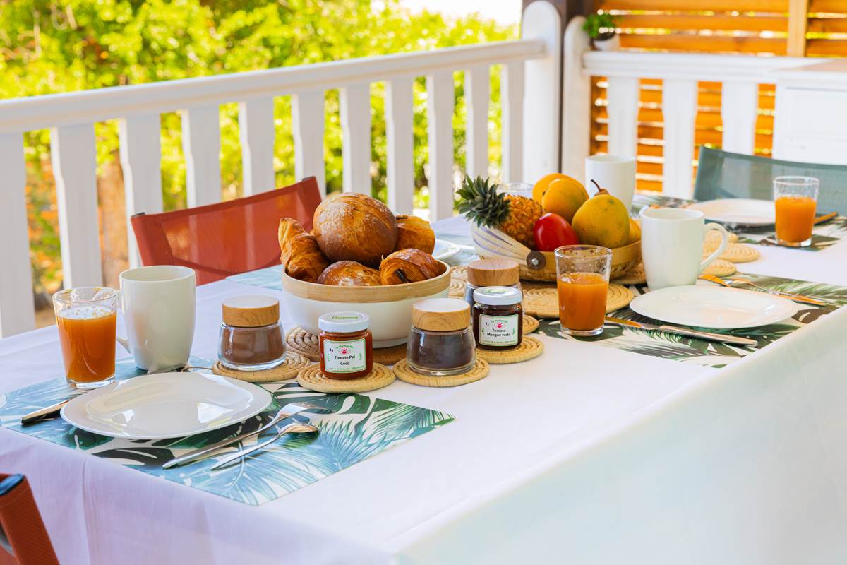 Table à manger de la terrasse