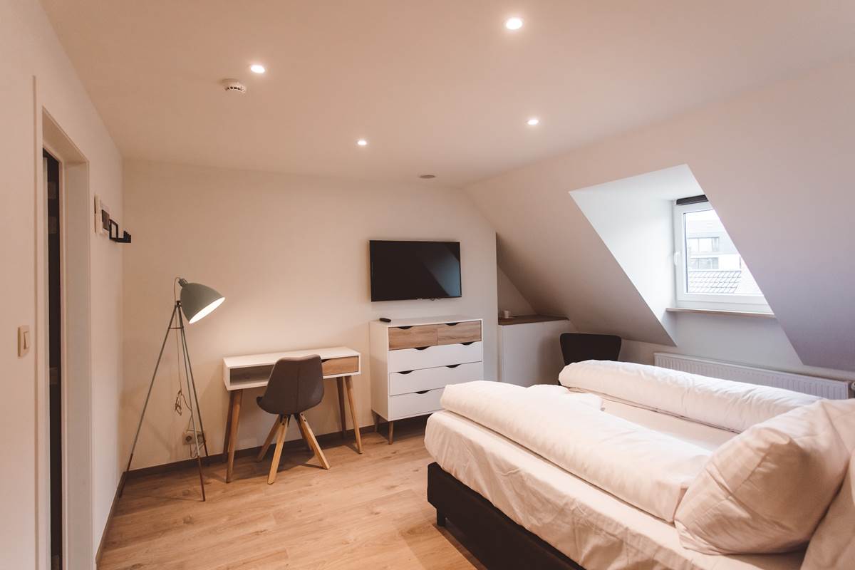 303 CHAMBRE DELUXE- CHAMBRE