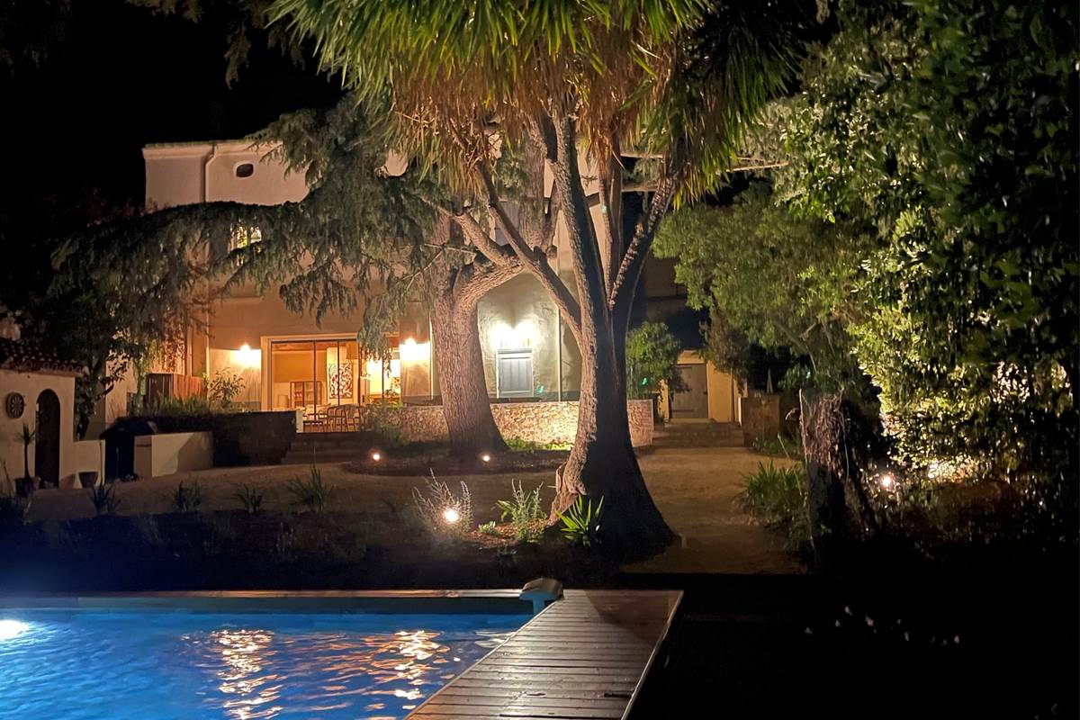 Piscine nuit yucca
