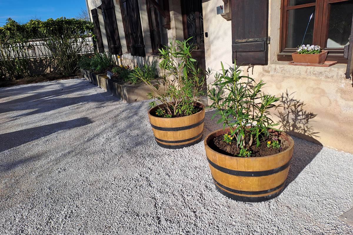 Des fûts de vin transformés