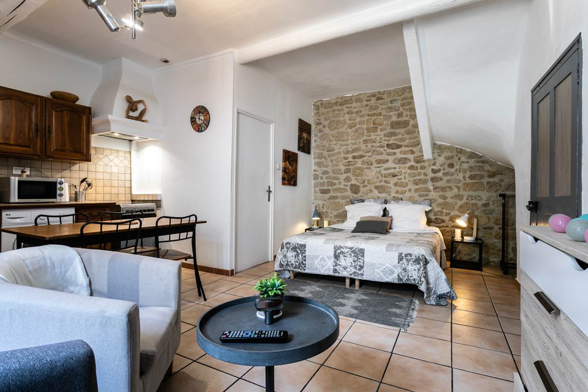 Séjour et couchage du studio du 1er étage