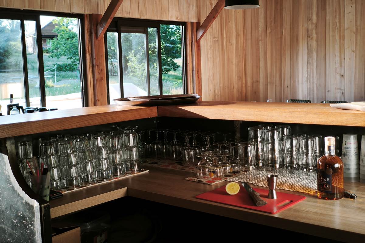 Bar sur place accessible aux vacanciers et aux personnes de passage