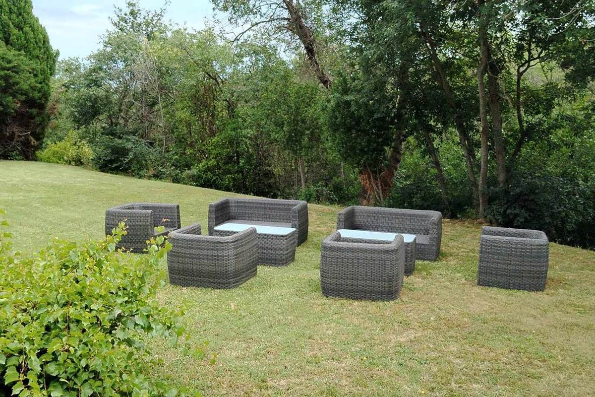 Massane salon jardin