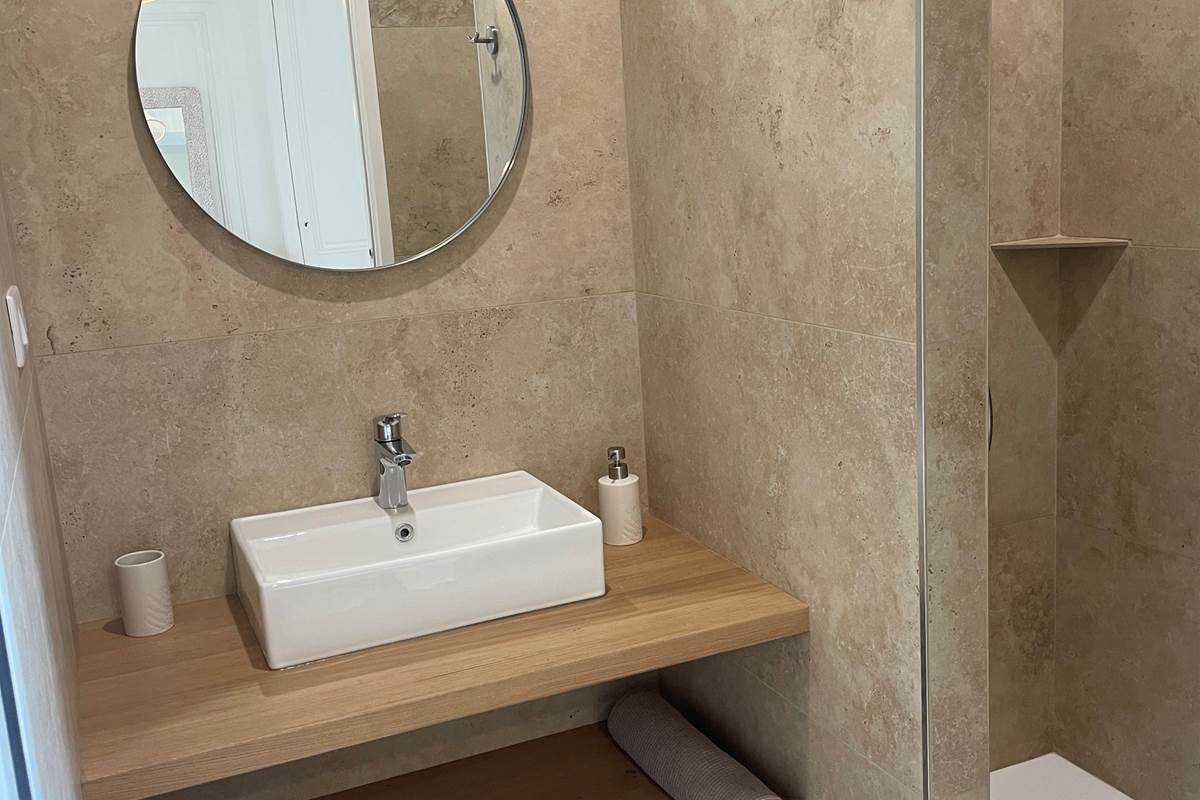 Première salle de bain