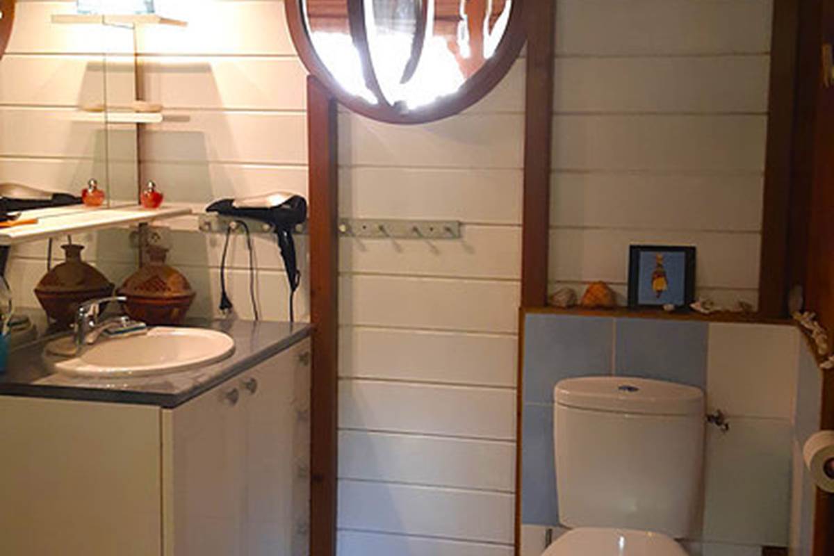 Salle de bain commune chambres 2 et 3