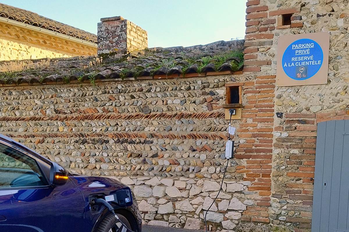 Borne de recharge voiture électrique