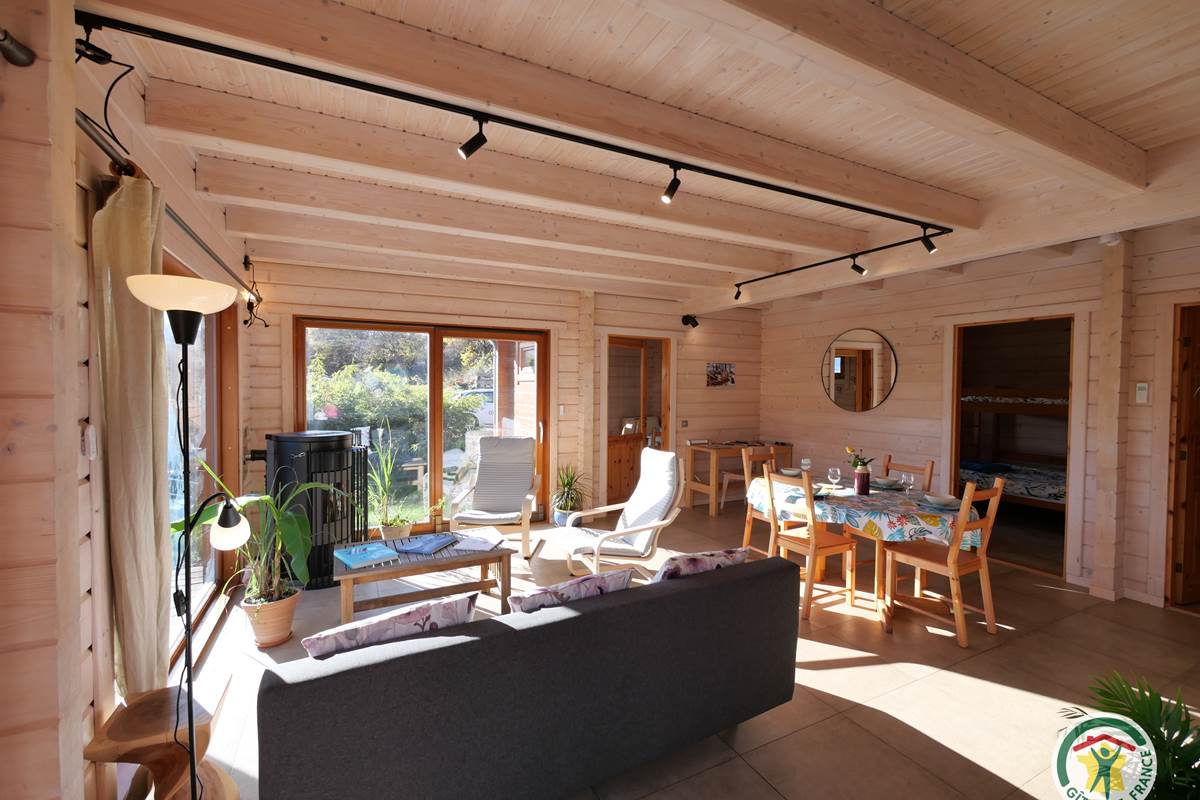 Séjour lumineux au rez-de-chaussée