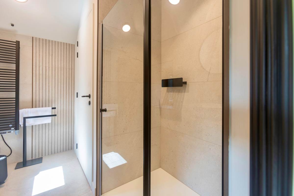 +3 Chambre 6 d