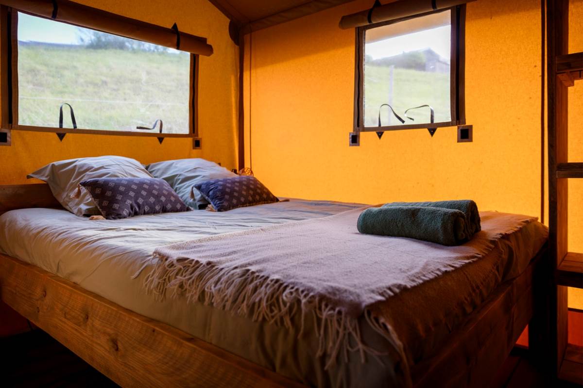 vue d'ensemble chambre éco-lodges sunshine et sunset lit 160