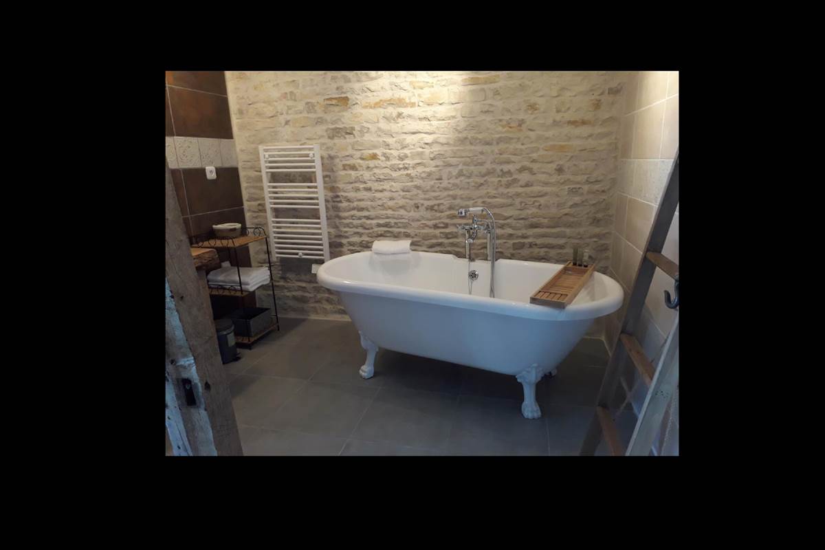 Baignoire ilot, sèche-serviettes