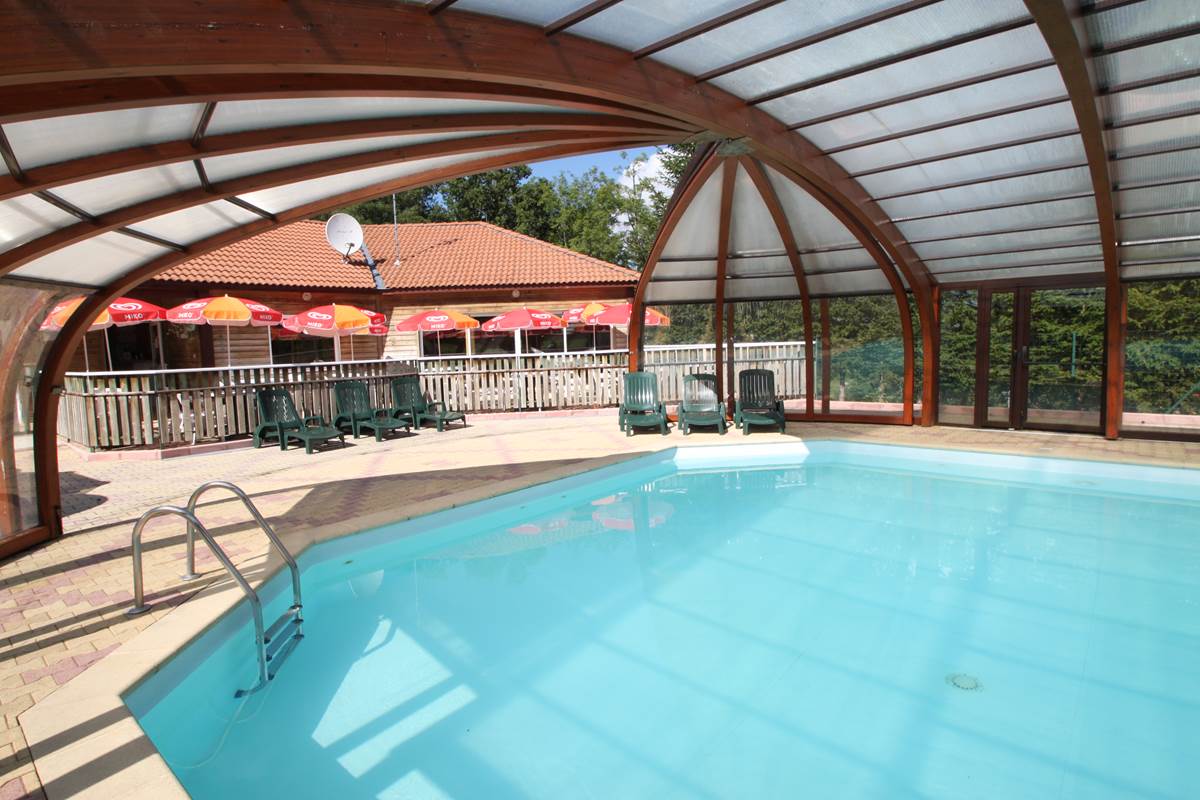Les Chalets de la Margeride:  Piscine & terrasses