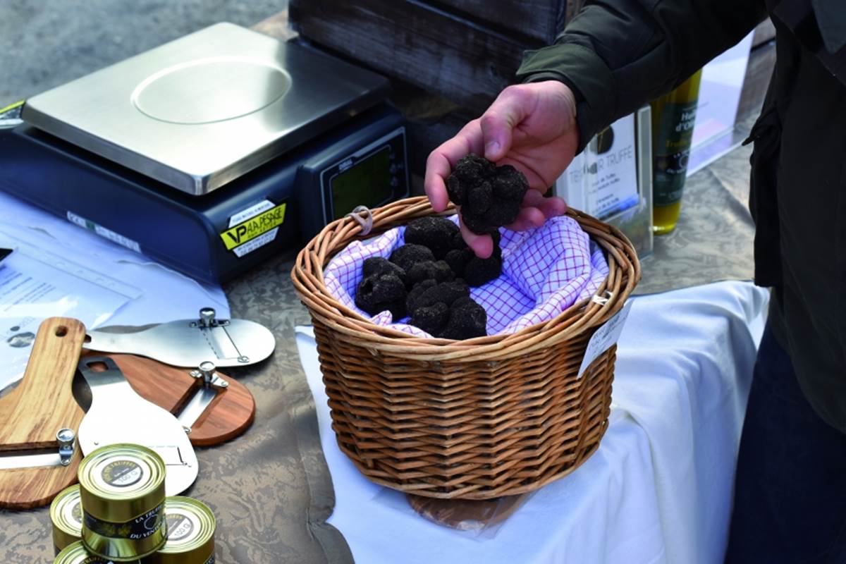 Marché aux truffes de Richerenches