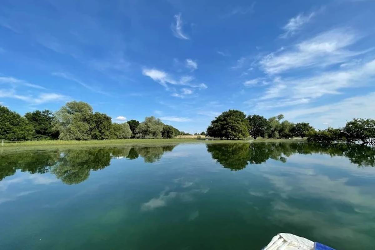 ile accessible en bateau depuis giffaumont