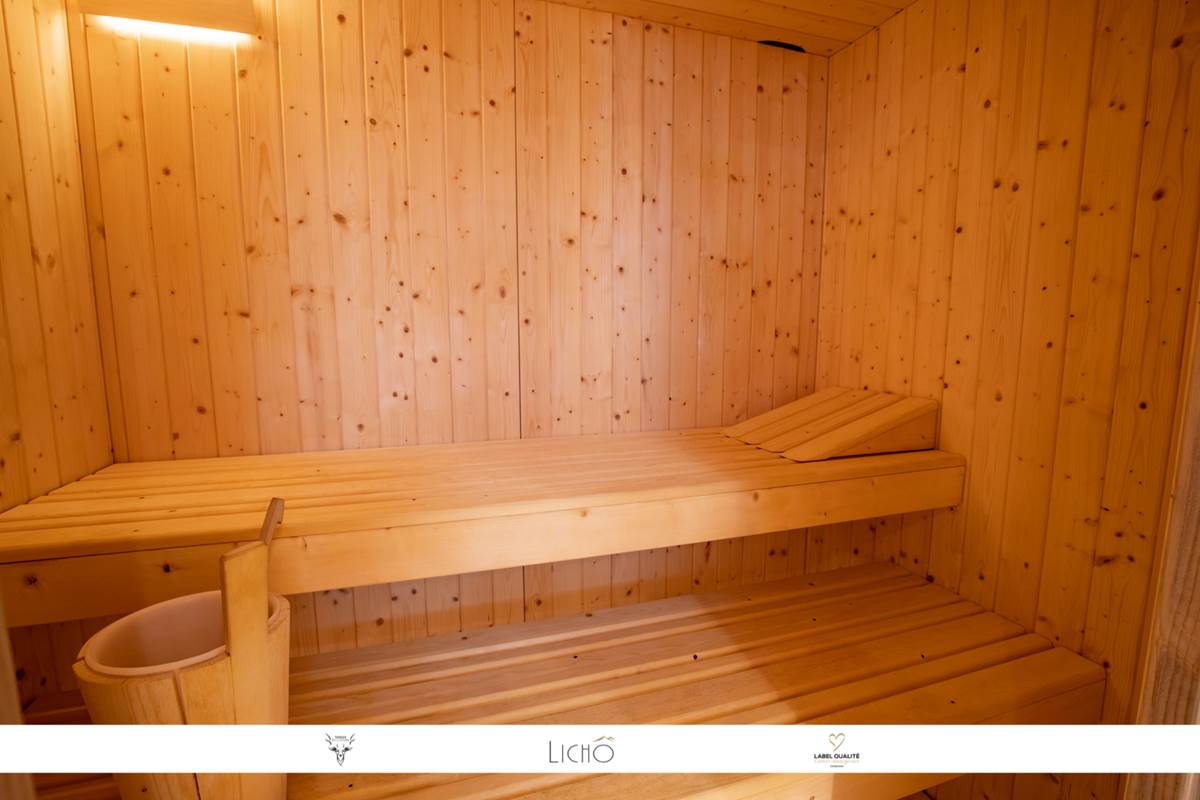 Sauna privatif au sous-sol du chalet