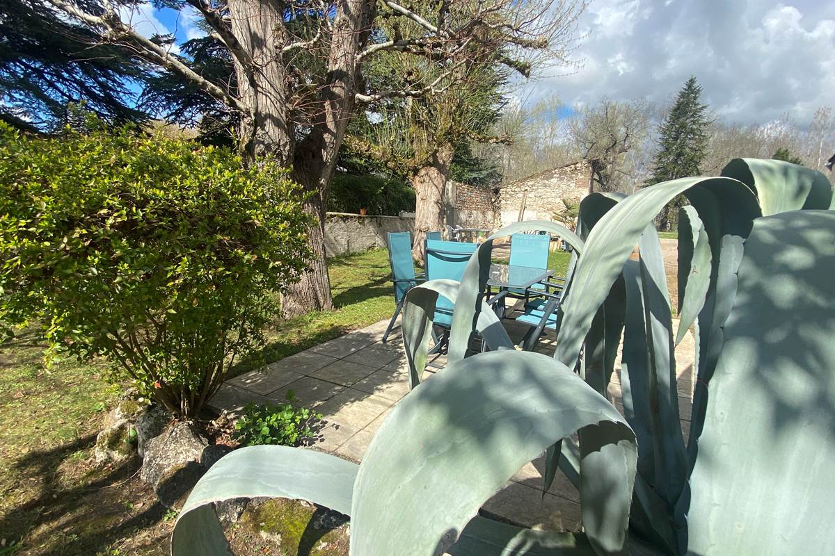 Terrasses gîte-chambre d'hôte-repas-Près de Bergerac