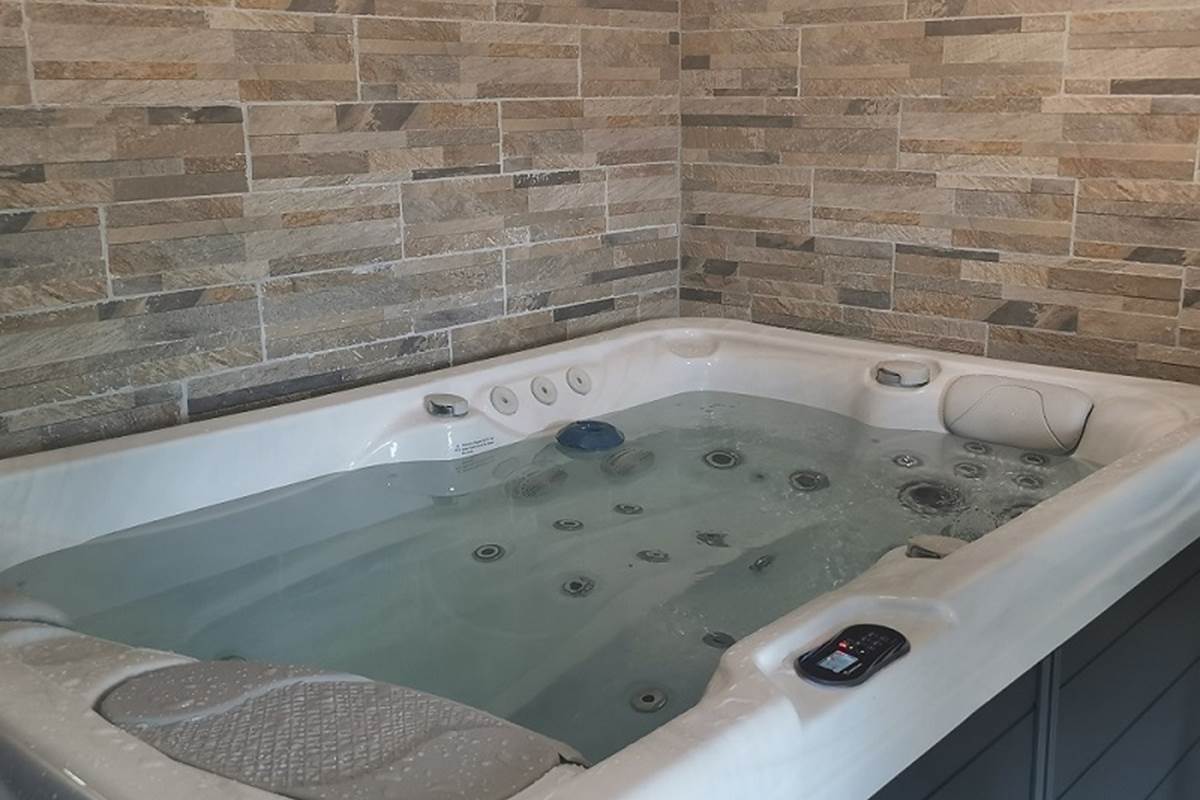 jacuzzi chambre d'hôtes la blanche hermine maison d'hôtes bien être spa morbihan bretagne séjour détente repos ressourcement anti stress burn out cure ayurvédique retraite relaxation méditation damgan