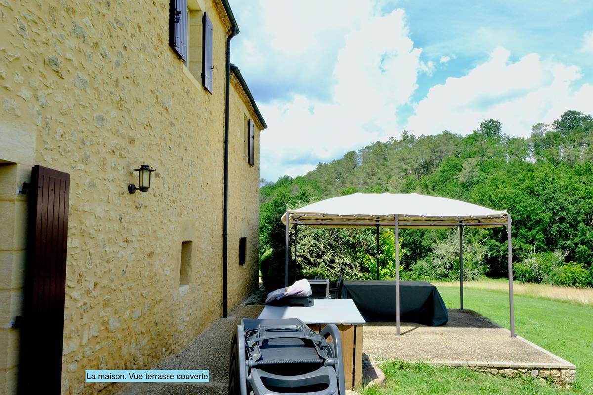 DOMAINE DU CHAMP DE L'HOSTE - maison d'hôtes à Larzac 24170 - Gîte de charme - Location maison de vacances avec piscine et spa -