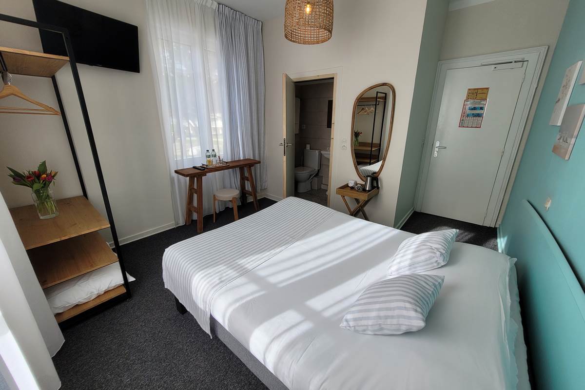 Hotel La Villa Rose Marie Chambre double bleu (6)