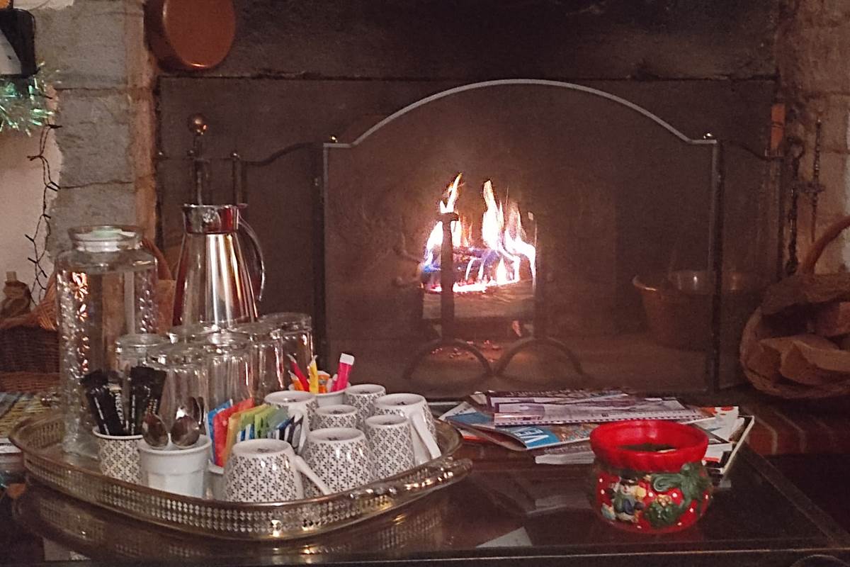 Chambres d'hôtes l'Amphitryon - Feu de cheminée