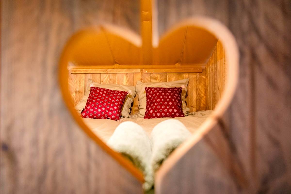 détail lit cabane écolodges sunshine et sunset