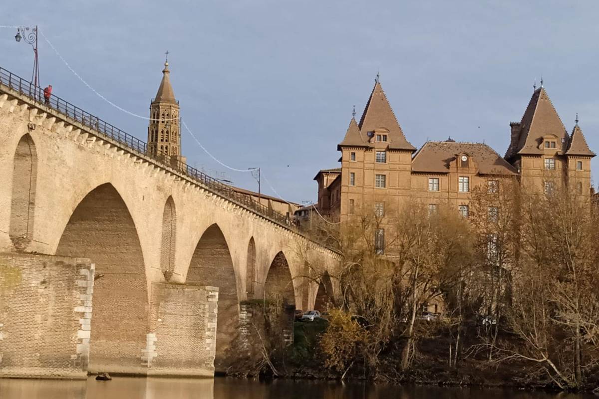 Le Pont Vieux, l'Eglise Saint-Jacques et le Musée Ingres Bourdelle
