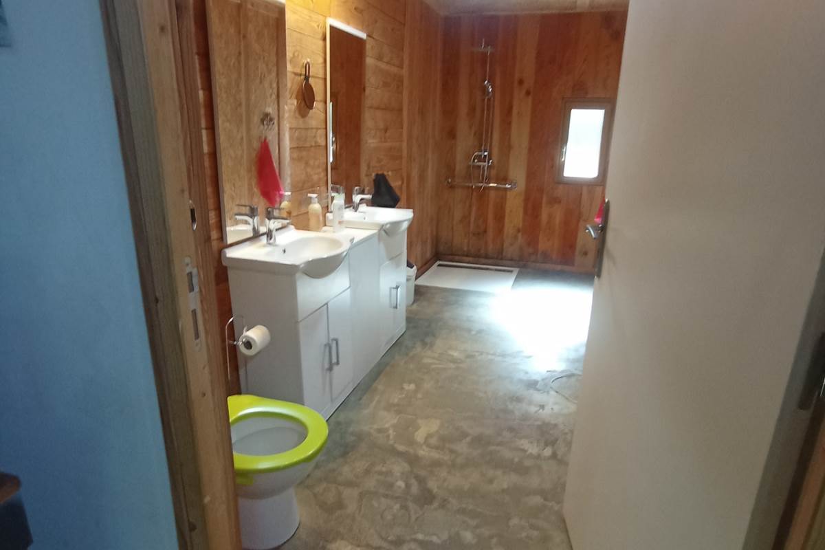 Salle d'eau 2 (2)