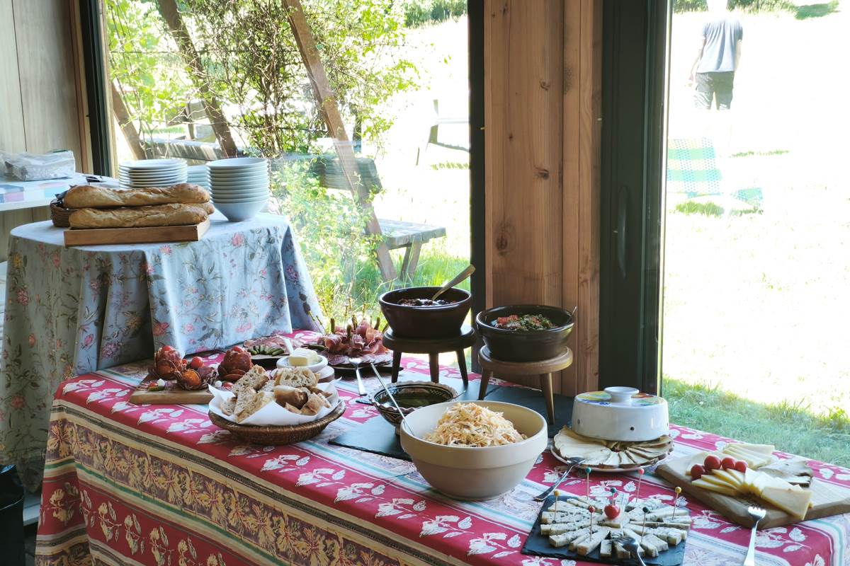 Buffet, repas, apéro dinatoire etc (nous appeler pour établir un devis pour les groupes)