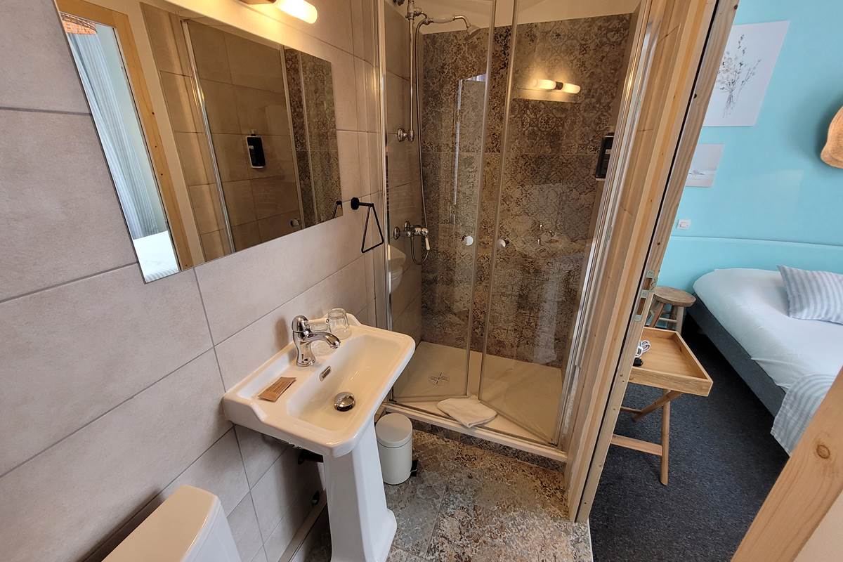 Hotel La Villa Rose Marie Chambre double salle de bains