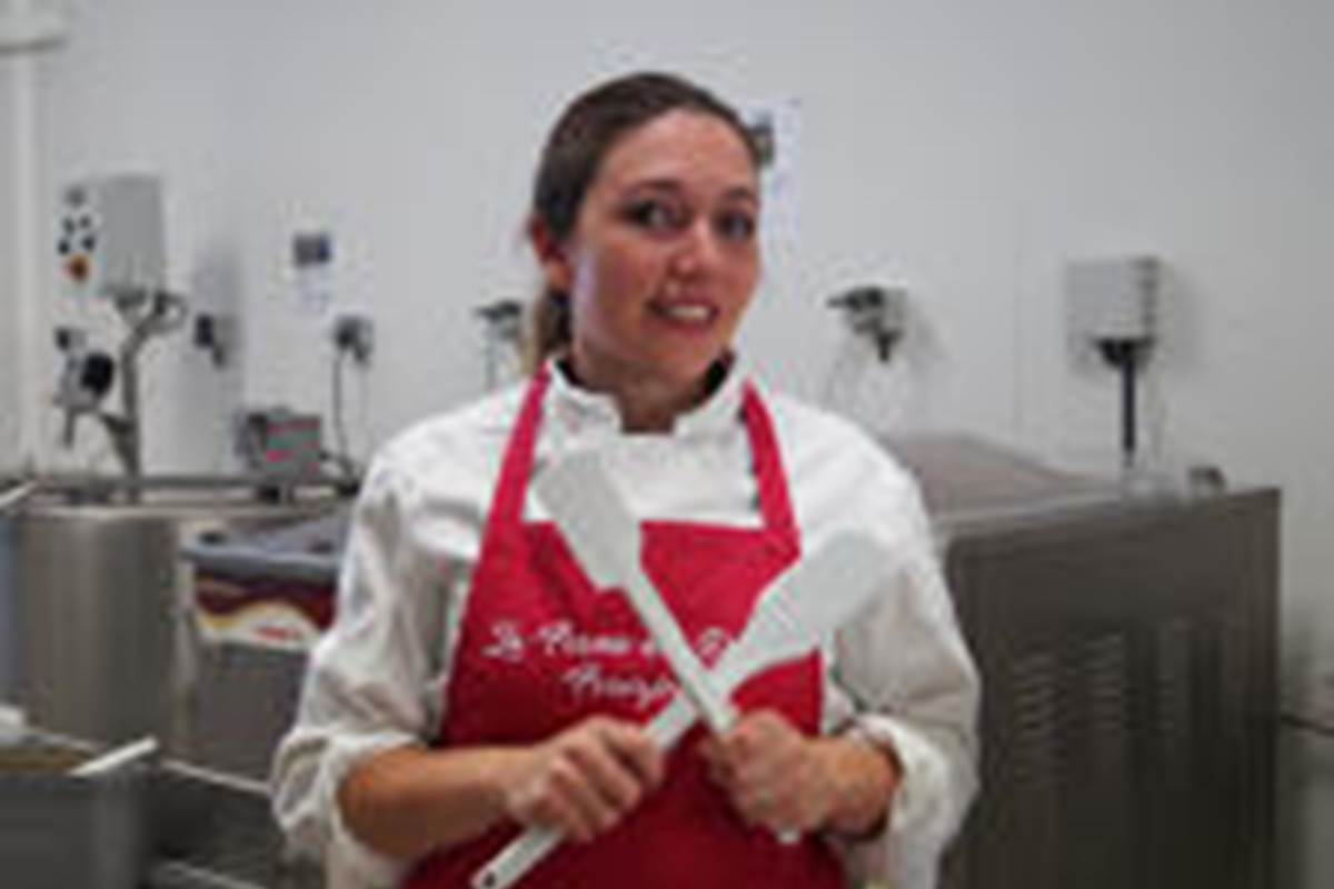 Visite dans les coulisses,fabrication glaces - delices foreziens - st cyr les vignes - loire - 42 - crédit photo Office de tourisme Forez Est. HD photo