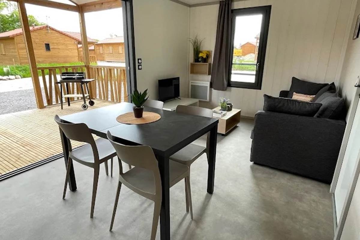 chalet spacieux et agreable vue sur terrasse et jardin