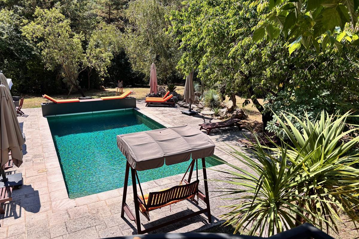 Piscine vu terrasse