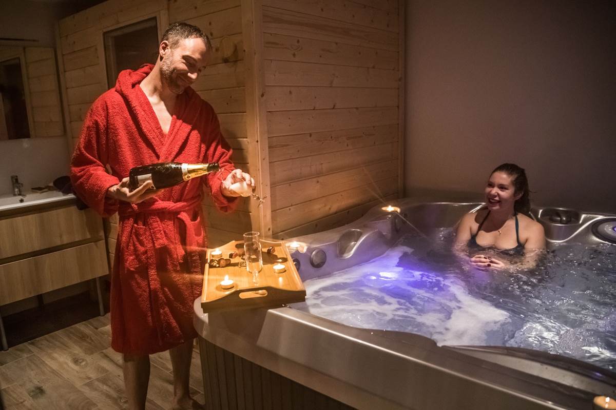 Les Spas Insolites, gîte le SPA du moulin séjour romantique en couple