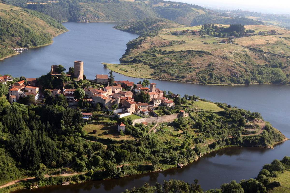 la-loire-sauvage-coule-au-pied-de-saint-jean-saint-maurice-photo-philippe-vacher-1462307779