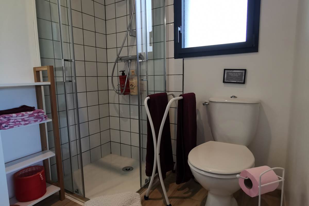 Salle d'eau privée chambre d'hôtes Chêne rouge Moulin de La Retardière