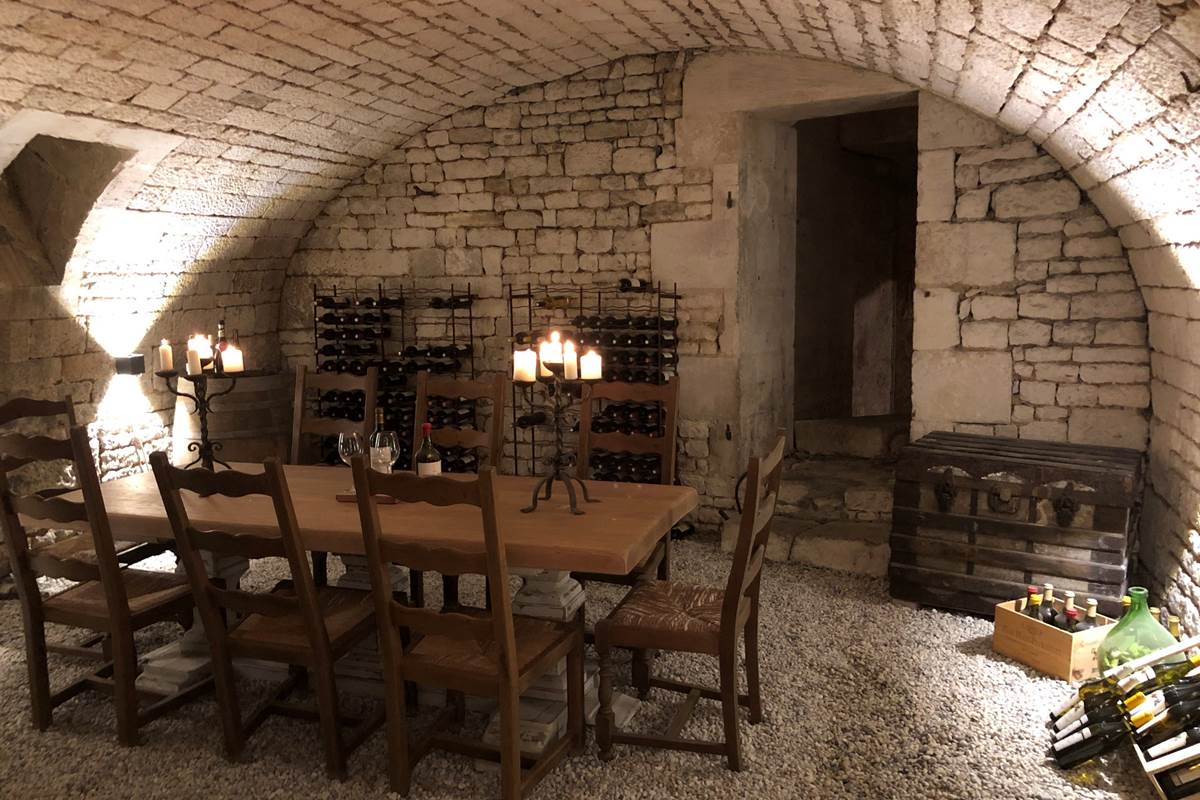 Chambres-d-hotes-cave-voutée-diner-belles-pierres