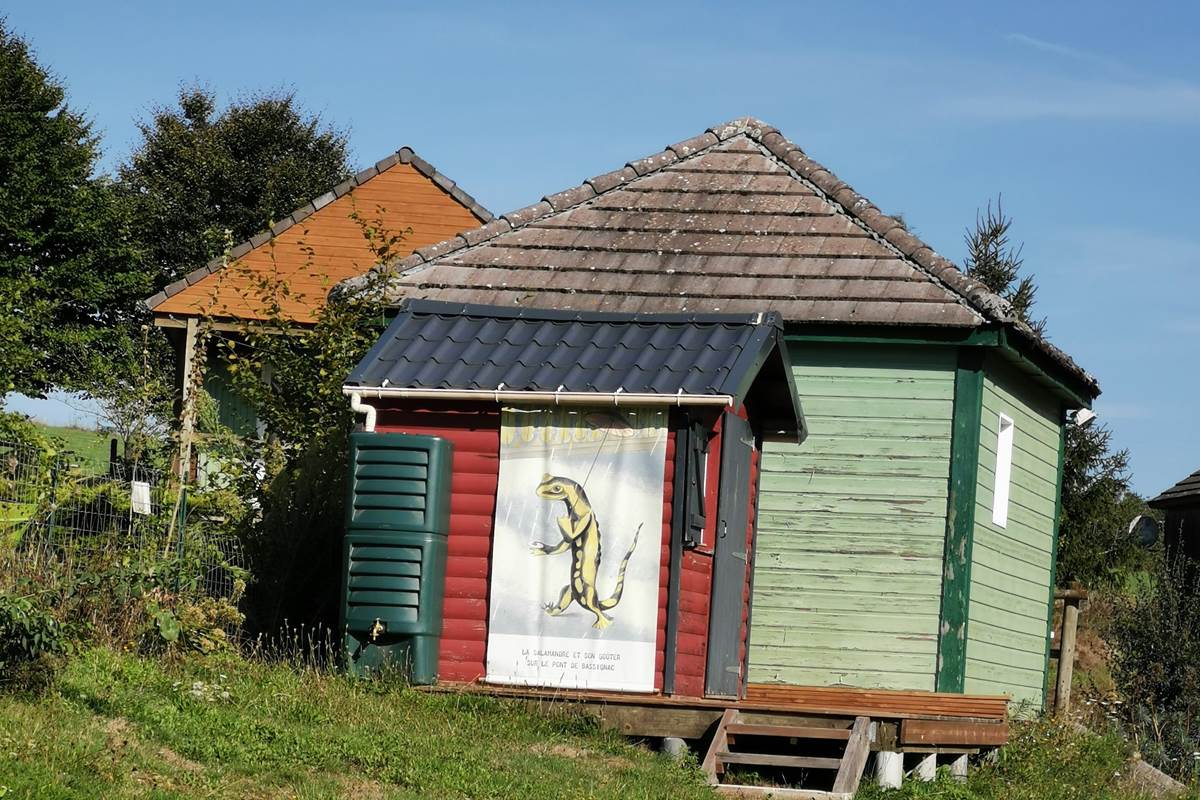 Coin sanitaire aire de bivouac