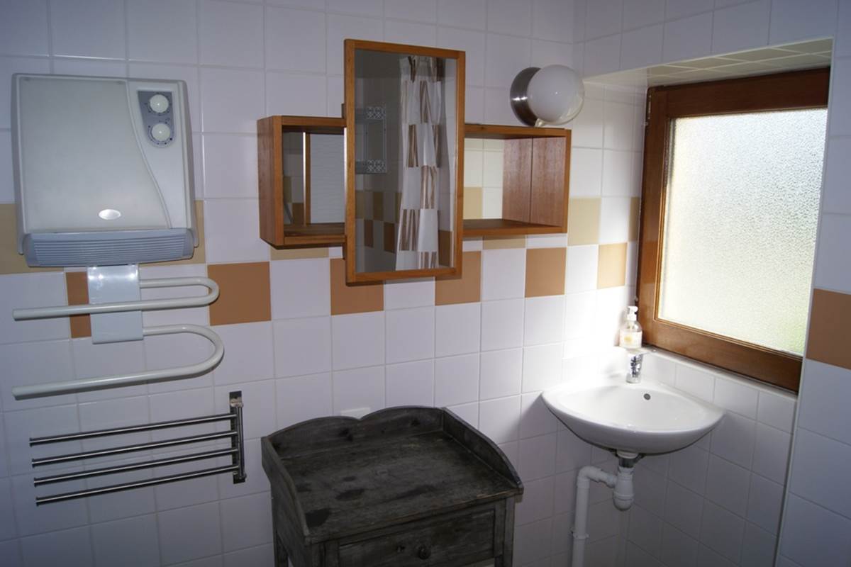 Chapiteau salle d'eau douche à l'italienne