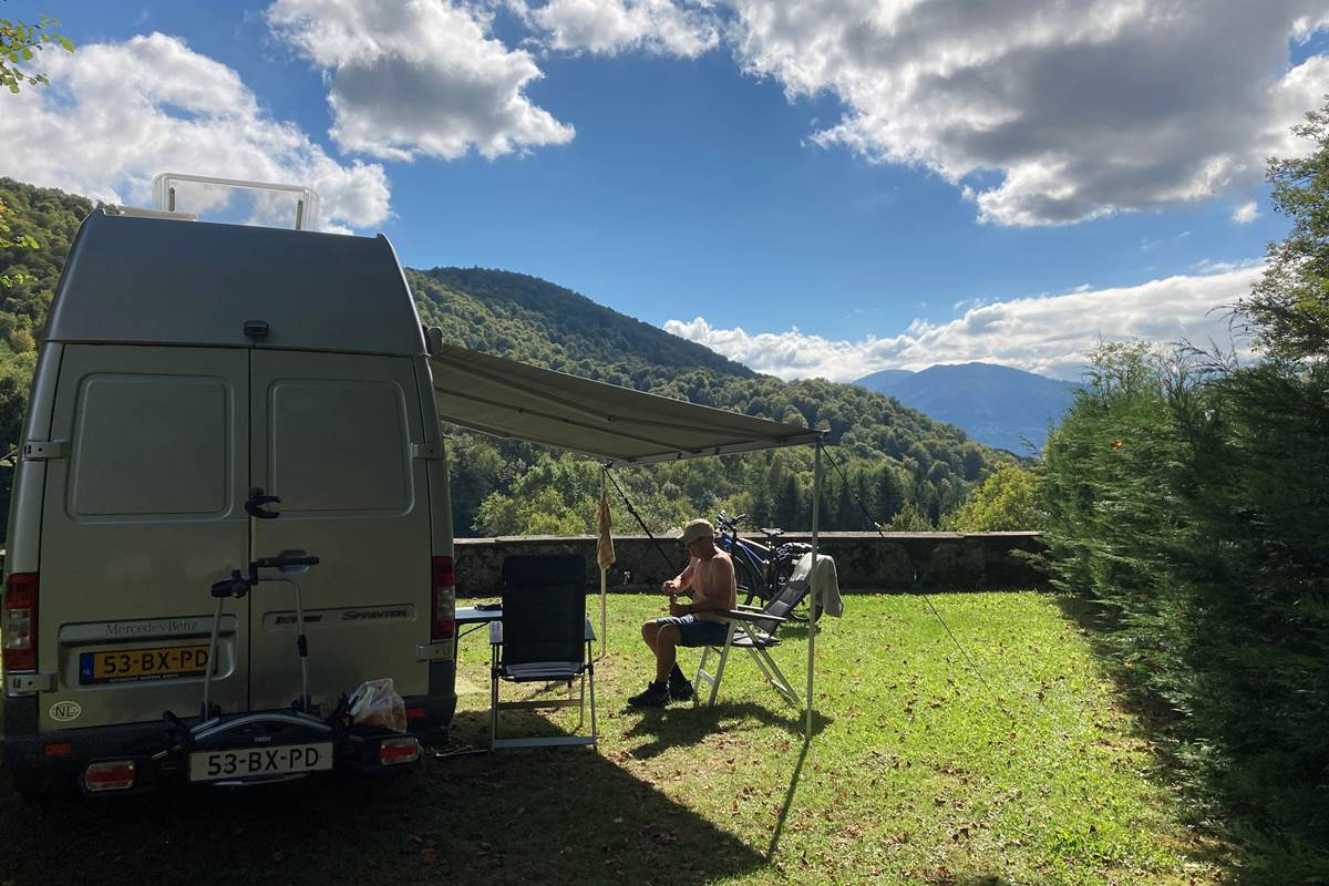 camping pyrenees vue