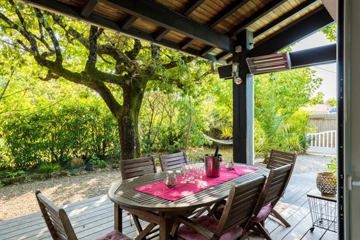 jardin-villa-de-charme-cap-ferret-sejour-nature-pinede-bassin-arcachon.jpg