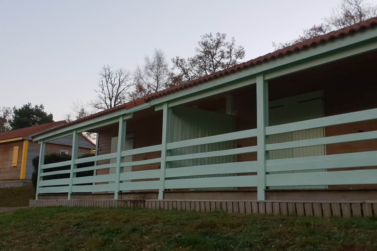 Chalet jumelé avec claustra mobile