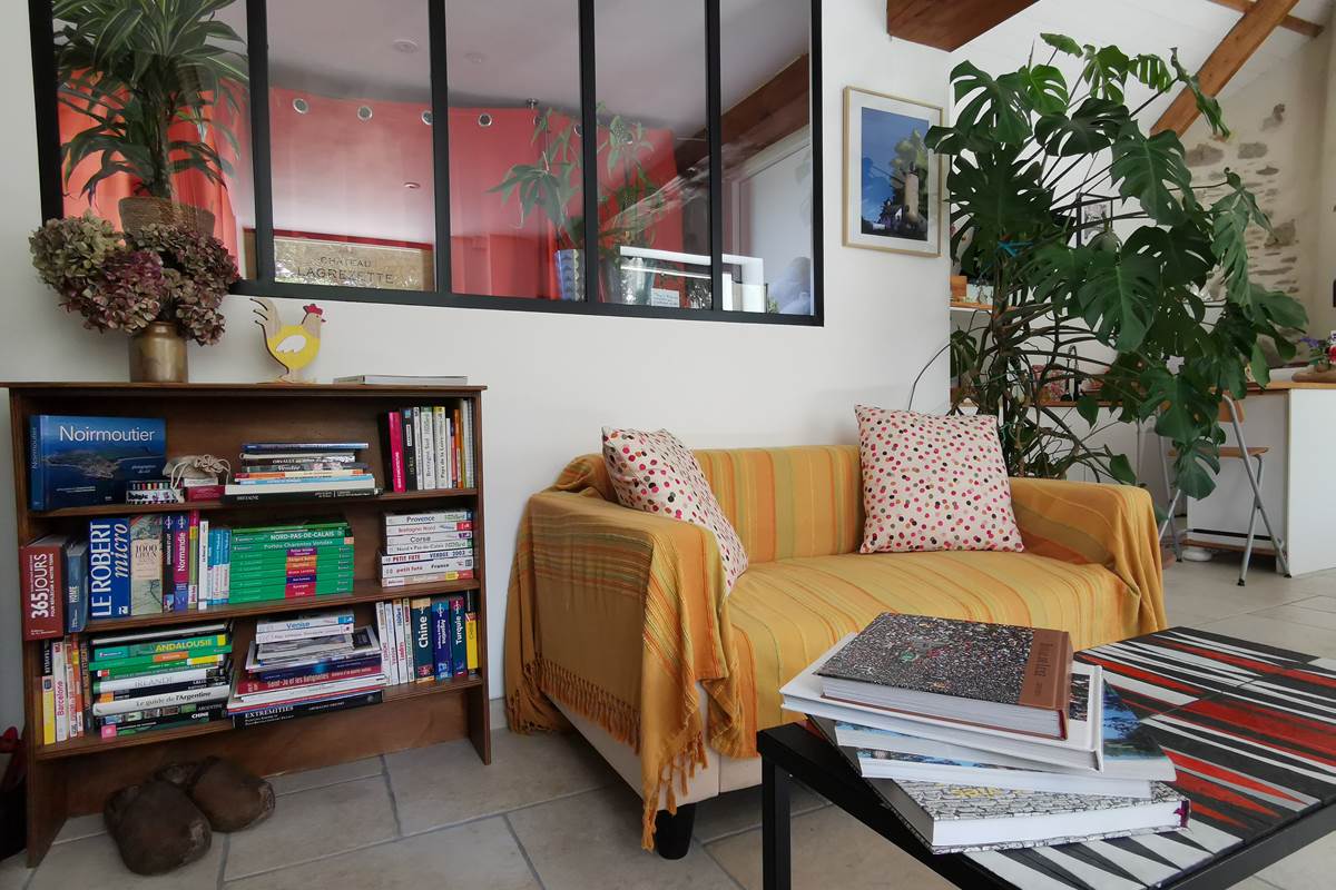 coin salon bibliothèque, informations touristiques, moulin de La Retardière, Orvault