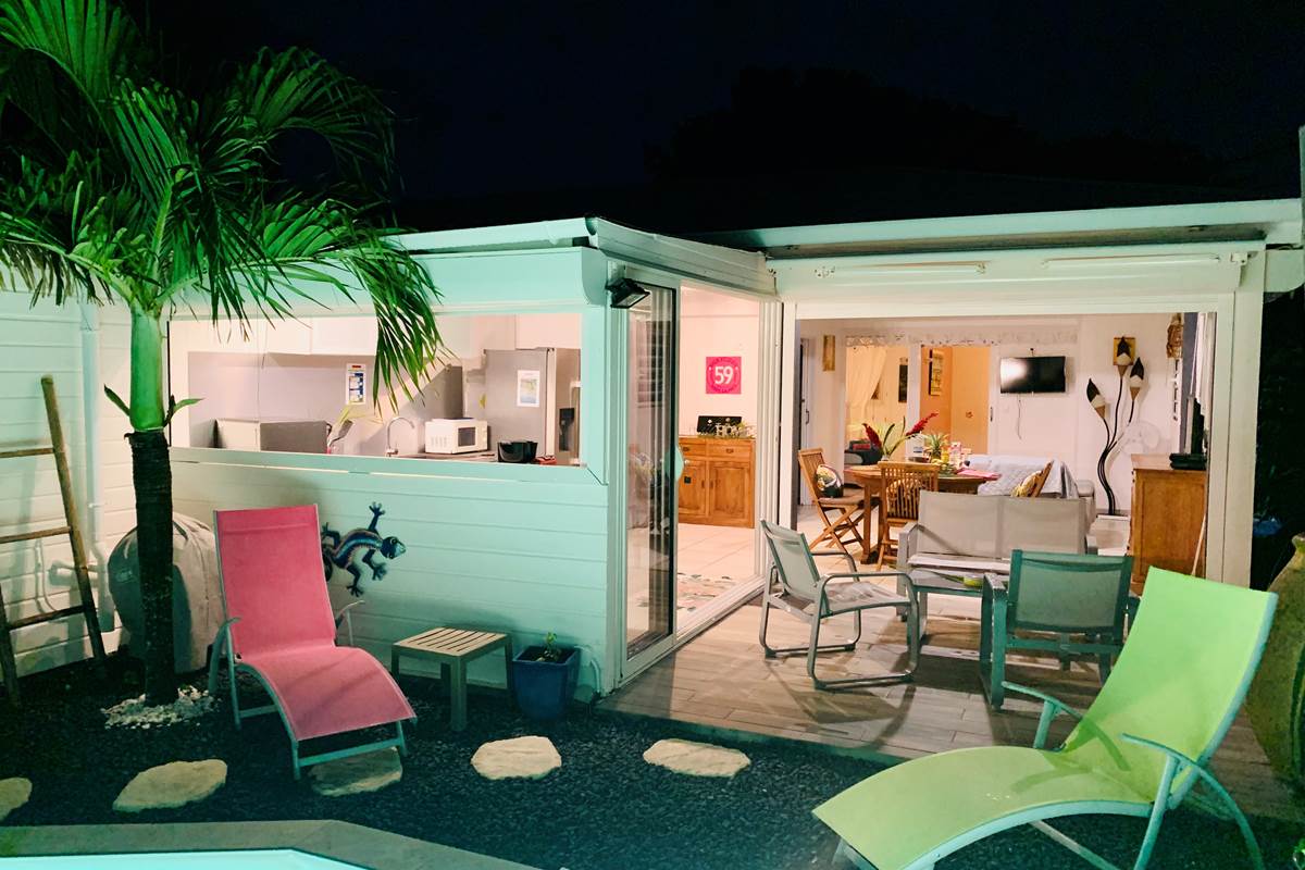 Extérieur cosy de nuit