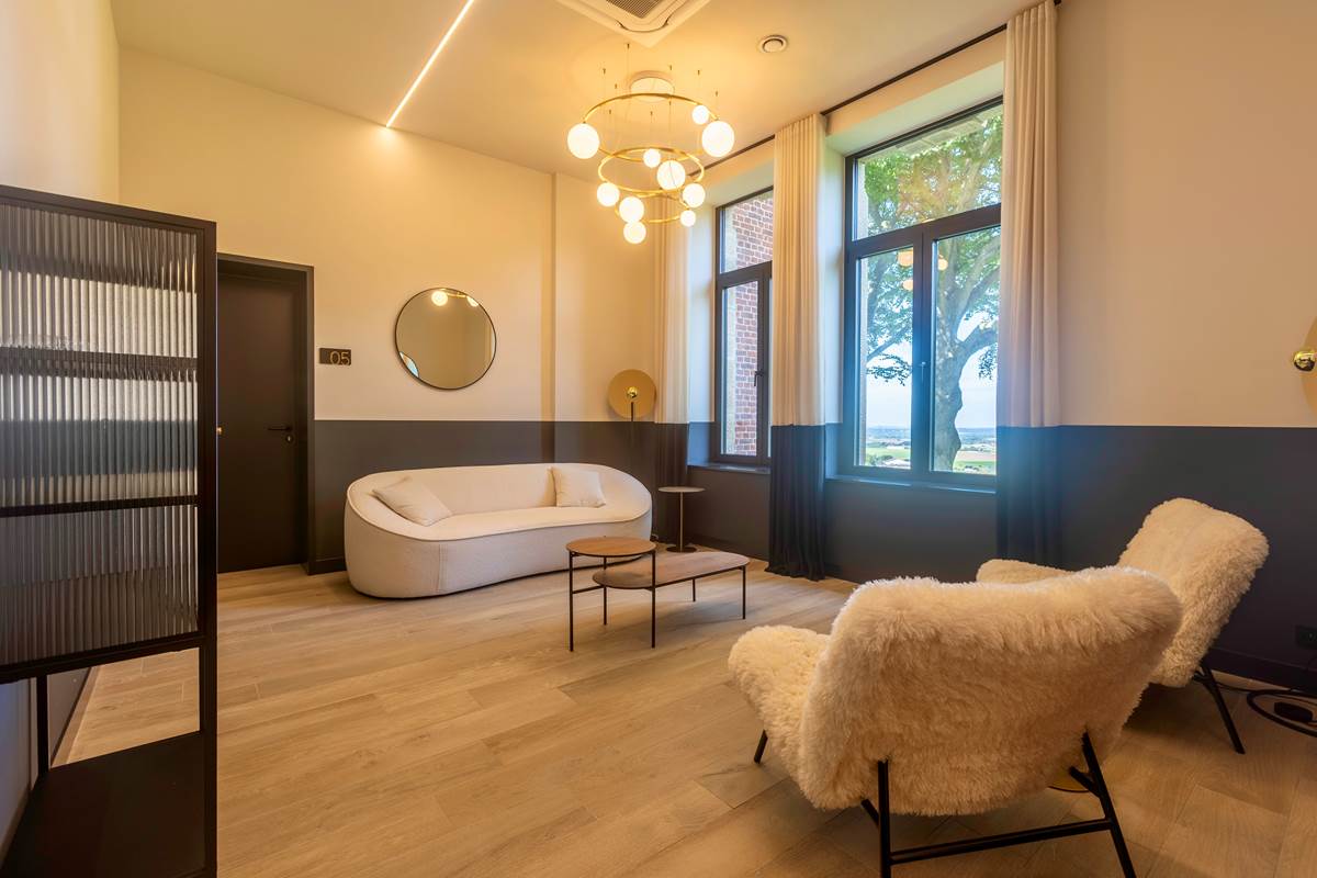 +2 Salon