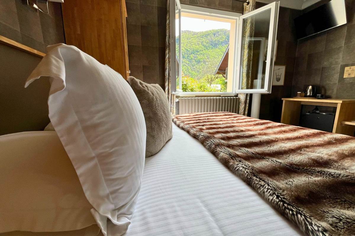 Hotel Bagnères de Luchon St Mamet Pyrénées La Rencluse
