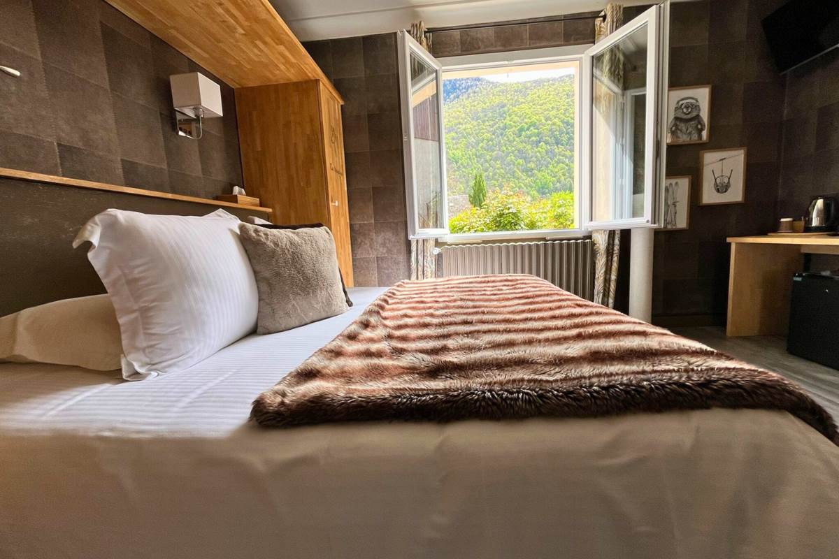 Hotel Bagnères de Luchon St Mamet Pyrénées La Rencluse