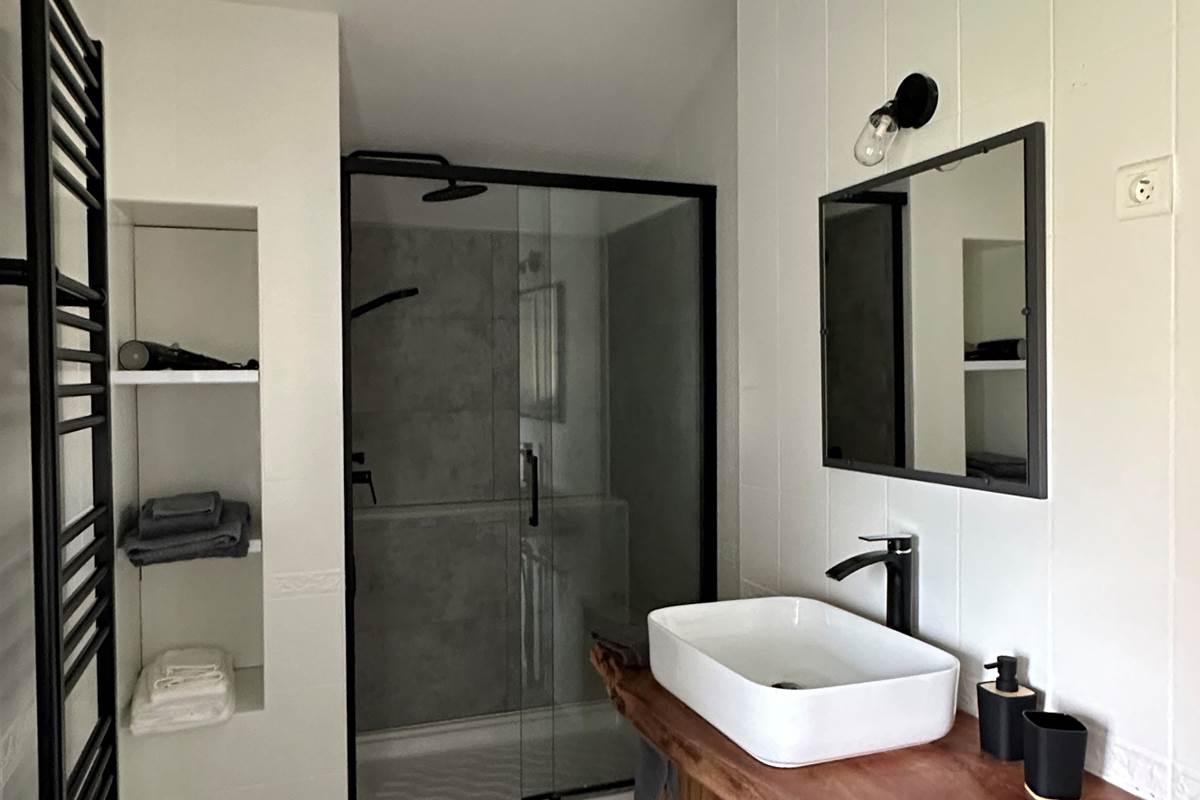 Salle d'eau douche_la Cavalerie